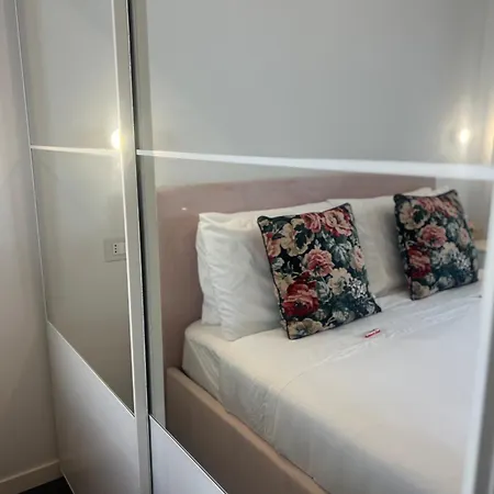 Апартаменты Regina In Melegnano - Wifi, Breakfast Box And Terrace