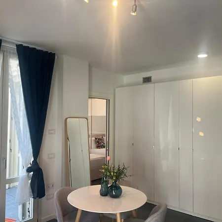 Regina In Melegnano - Wifi, Breakfast Box And Terrace * ミラノ