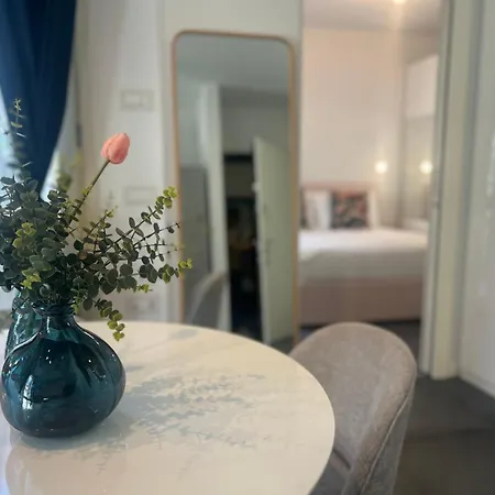 Regina In Melegnano - Wifi, Breakfast Box And Terrace Апартаменты