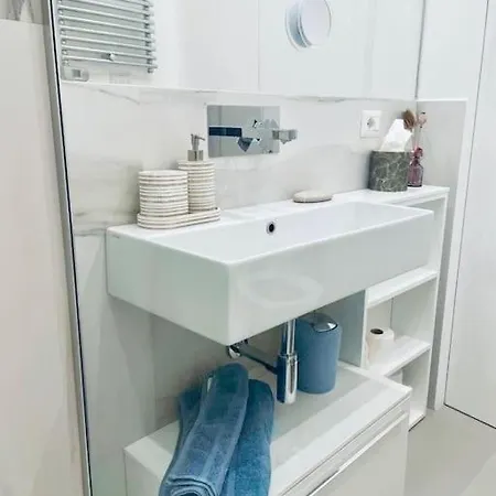 Apartment Beautiful Flat With Terrace In City Center Milan