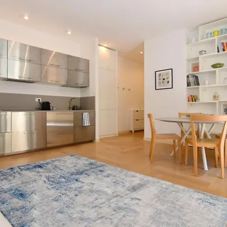 Beautiful Flat With Terrace In City Center Apartment