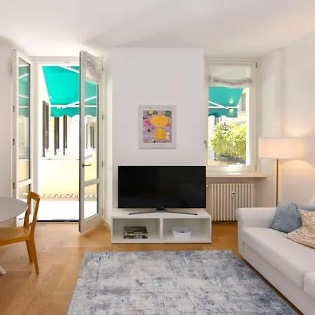 Beautiful Flat With Terrace In City Center Apartment *