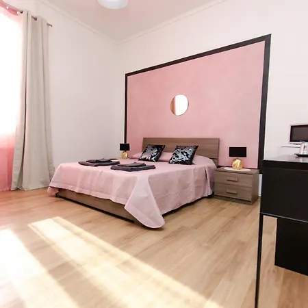 Privatunterkunft Pink Mailand