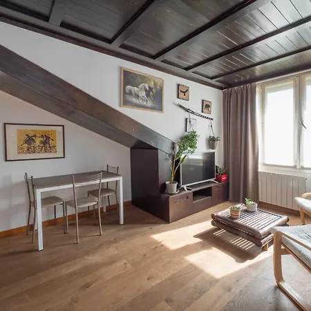Xenia - Penthouse In Porta Venezia Apartment