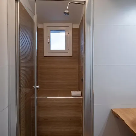 Xenia - Elegant Penthouse In Fiera Area *