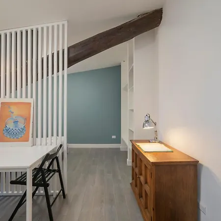 Xenia - Elegant Penthouse In Fiera Area Milan