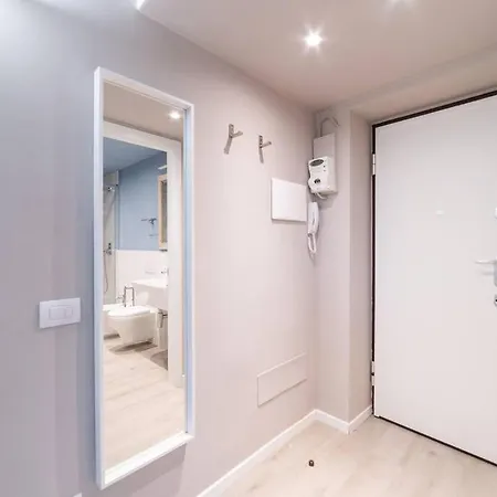 Intrho Flat Porta Romana شقة ميلان