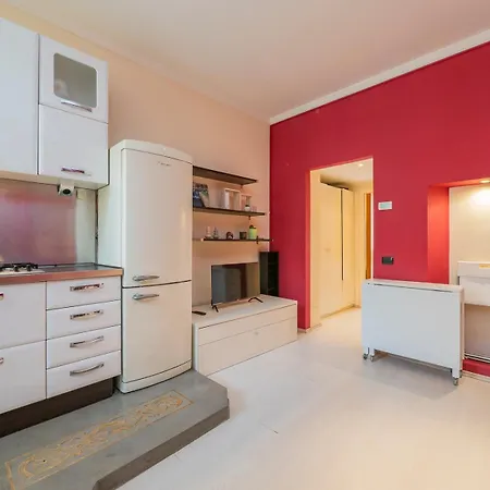 Xenia - Colorful In Fiera Area Apartment