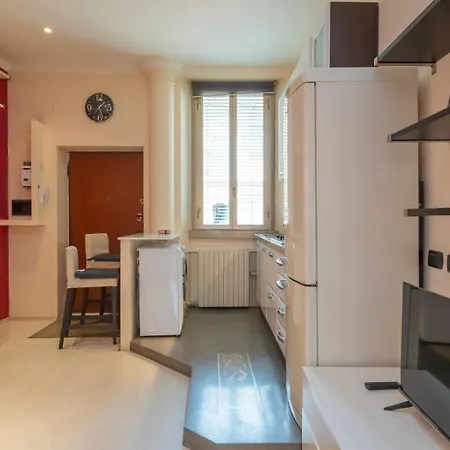 Xenia - Colorful In Fiera Area Apartment *