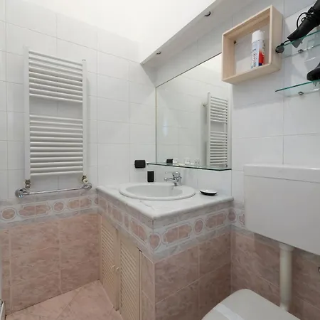 Xenia - Colorful In Fiera Area Apartment Milan