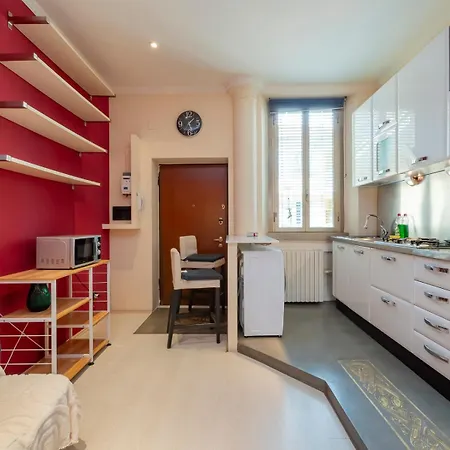 Xenia - Colorful In Fiera Area Apartment