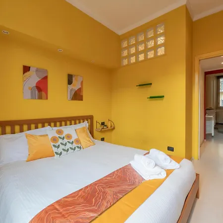 Apartment Xenia - Colorful In Fiera Area Milan