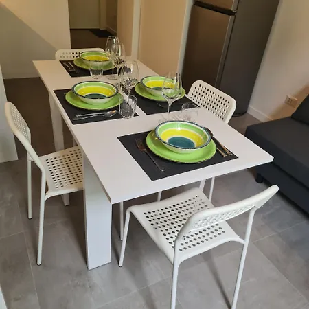 Bilocale Zona Marghera Appena Ristrutturato Appartement Milaan