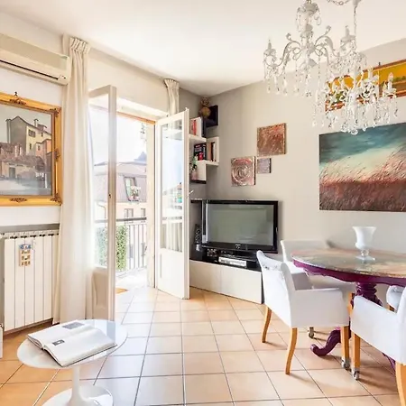 Glassy Apartment