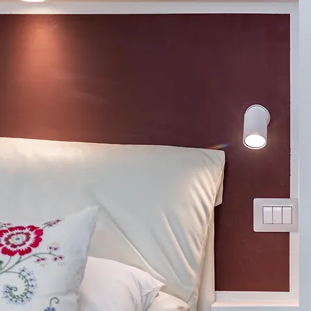 Elegante E Silenzioso- Luce Apt. Vt37 Apartment