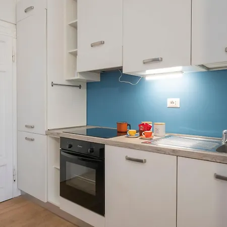 Xenia - Bright Near Piazzale Susa Apartman