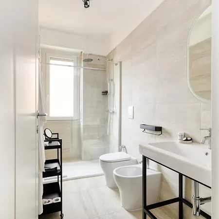 Joivy 1-bed With Balcony Near Subway Apartmán *