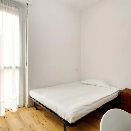 Joivy 1-bed With Balcony Near Subway *