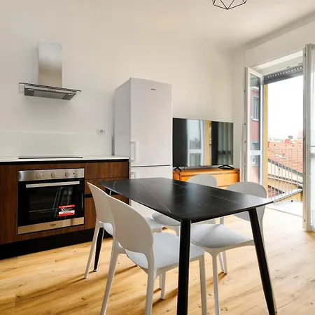 Joivy 1-bed With Balcony Near Subway * 밀라노