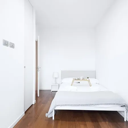 Apartment Easylife-appartamento Con Terrazzo In Porta Romana Milan