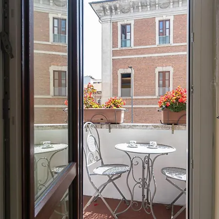 Italianway Easy - Cipro 5 Apartman *