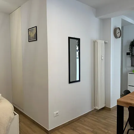 Repetti Design - 10 Min To Centre & Airport Milán