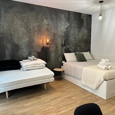 Repetti Design - 10 Min To Centre & Airport