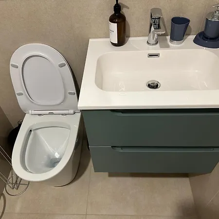 Repetti Design - 10 Min To Centre & Airport Apartmán