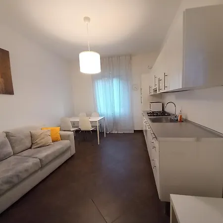 Spazioso Bilocale Vicino Metro Mm4 Argonne - Lome 315 *