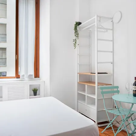 New! Lovely & Friendly In Center C * ميلان