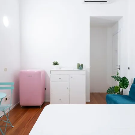 New! Lovely & Friendly In Center C ميلان