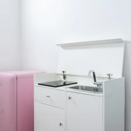 New! Lovely & Friendly In Center C