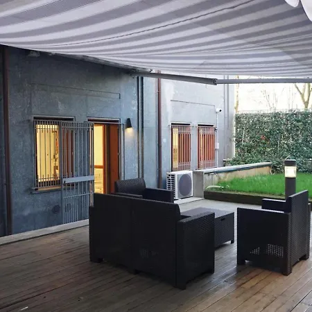 Pallavicino, 31 - Ampio Loft Con Giardino *