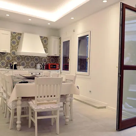 דירה Pallavicino, 31 - Ampio Loft Con Giardino