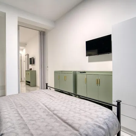 Πανσιόν Italianflat - Subway 3*