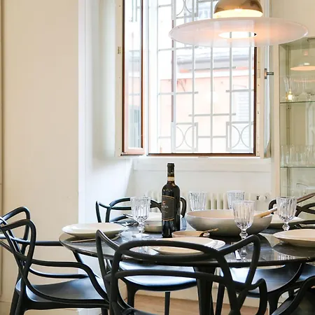 Porta Garibaldi Luxe Apartment