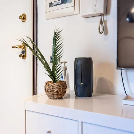 Apartment Daniele Flat - Free Wi-fi & M4 Metro *