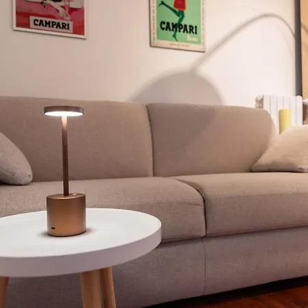 Daniele Flat - Free Wi-fi & M4 Metro Apartment *