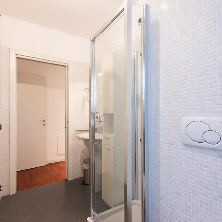 Apartment Daniele Flat - Free Wi-fi & M4 Metro *