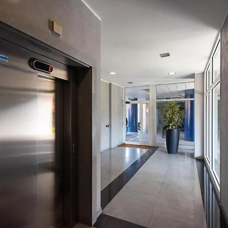 Daniele Flat - Free Wi-fi & M4 Metro Apartment Milan