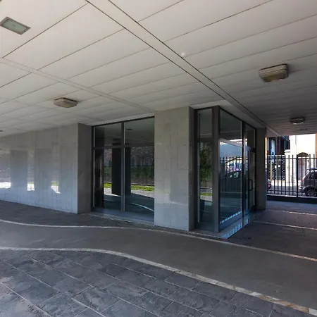 Daniele Flat - Free Wi-fi & M4 Metro Apartment
