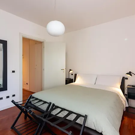 Daniele Flat - Free Wi-fi & M4 Metro Appartamento