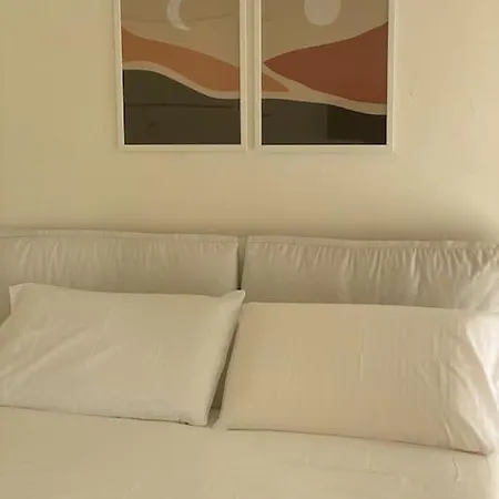 Accogliente - * Milánó