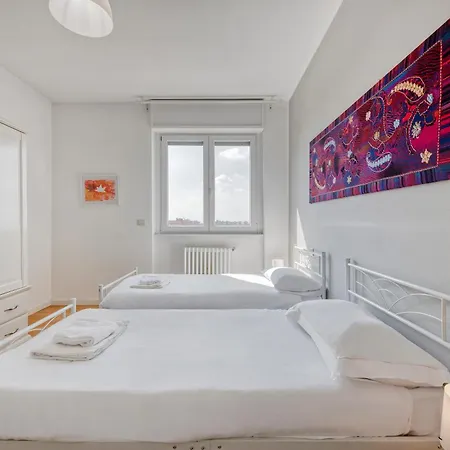 Omodeo, 19 - Ampio E Panoramico ميلان