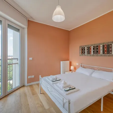 Omodeo, 19 - Ampio E Panoramico ميلان