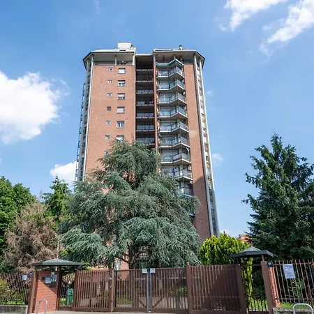 Omodeo, 19 - Ampio E Panoramico Apartament Mediolan