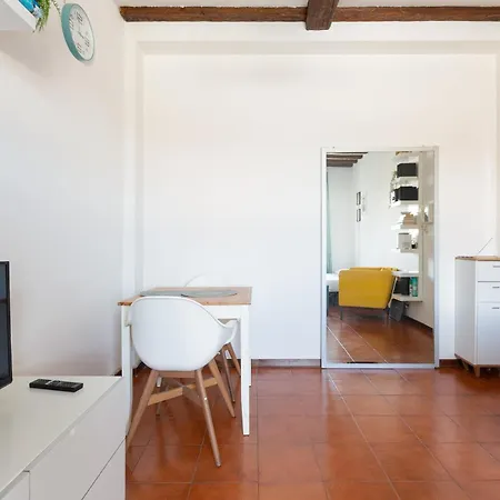 Guesthost - Savona District Comfy Апартаменты