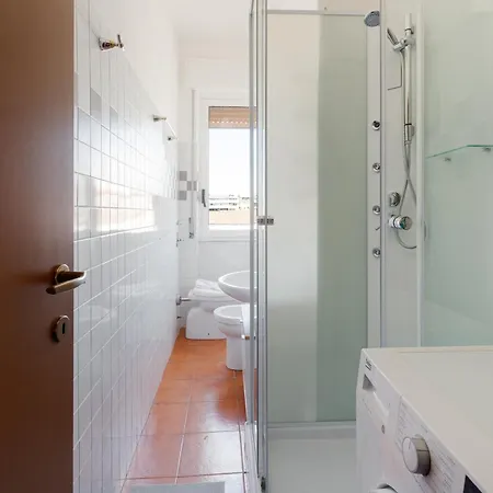 Guesthost - Savona District Comfy *