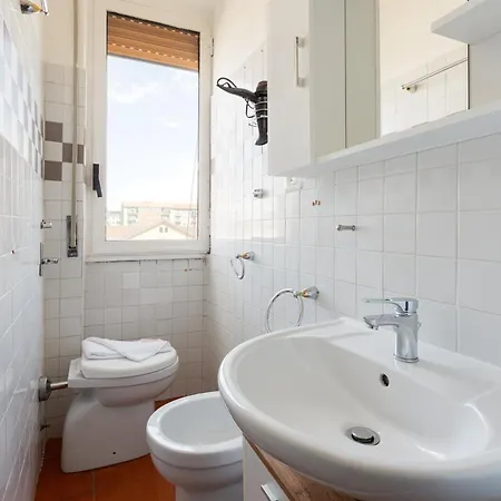 Guesthost - Savona District Comfy