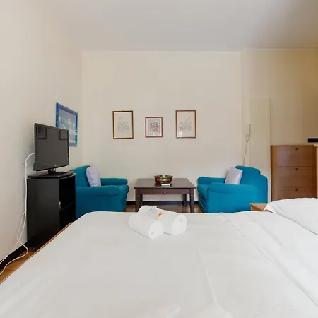 Guesthost - Forlanini - Functional With Balcony! מילאנו